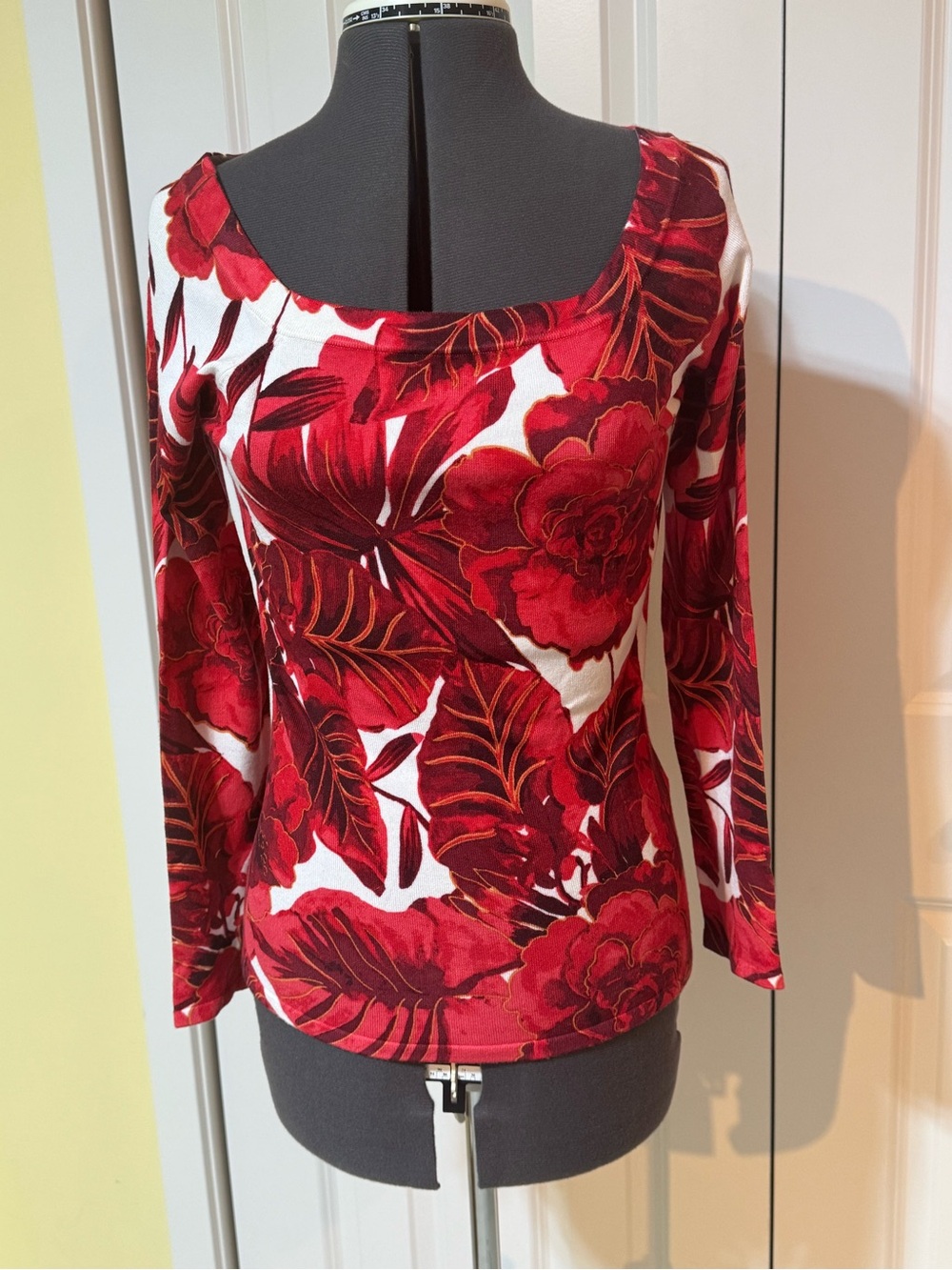 Boston Proper Red Floral Long Sleeve Scoop Neck Top
